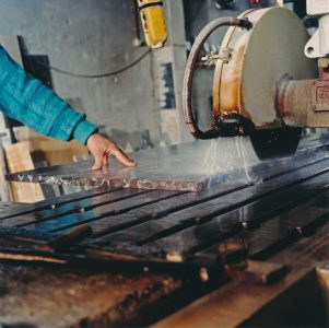 Zaagmachine steenhouwerij Bakker, Waldorpstraat, jaren 90