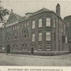 Coöp. De Volharding, bakkerij, Delftselaan 58, ca. 1920