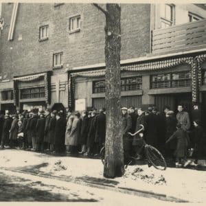 P.H. Korlvinke & Co, sigarettenhandel, Elandstraat 93, ca. 1944