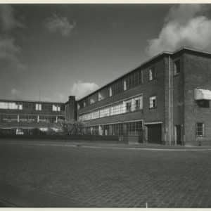 Vroom Manufacturenhandel, Waldorpstraat 488, 1952
