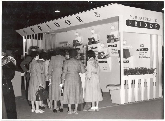 Fridor, naaimachinefabriek, Huishoudbeurs, 1948