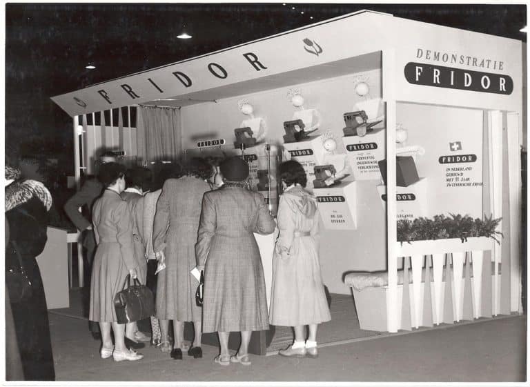 Fridor, naaimachinefabriek, Huishoudbeurs, 1948