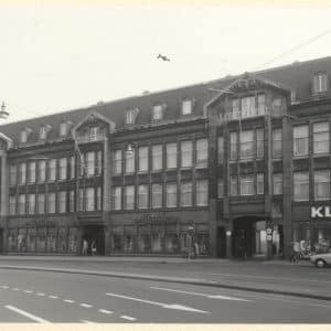 Meddens, modewinkel, Hofweg 9-11, 1971