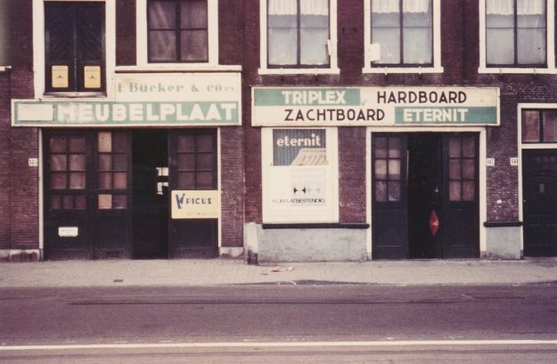 Bücker & Co, hout- en plaathandel, Zieken 135, jaren 60
