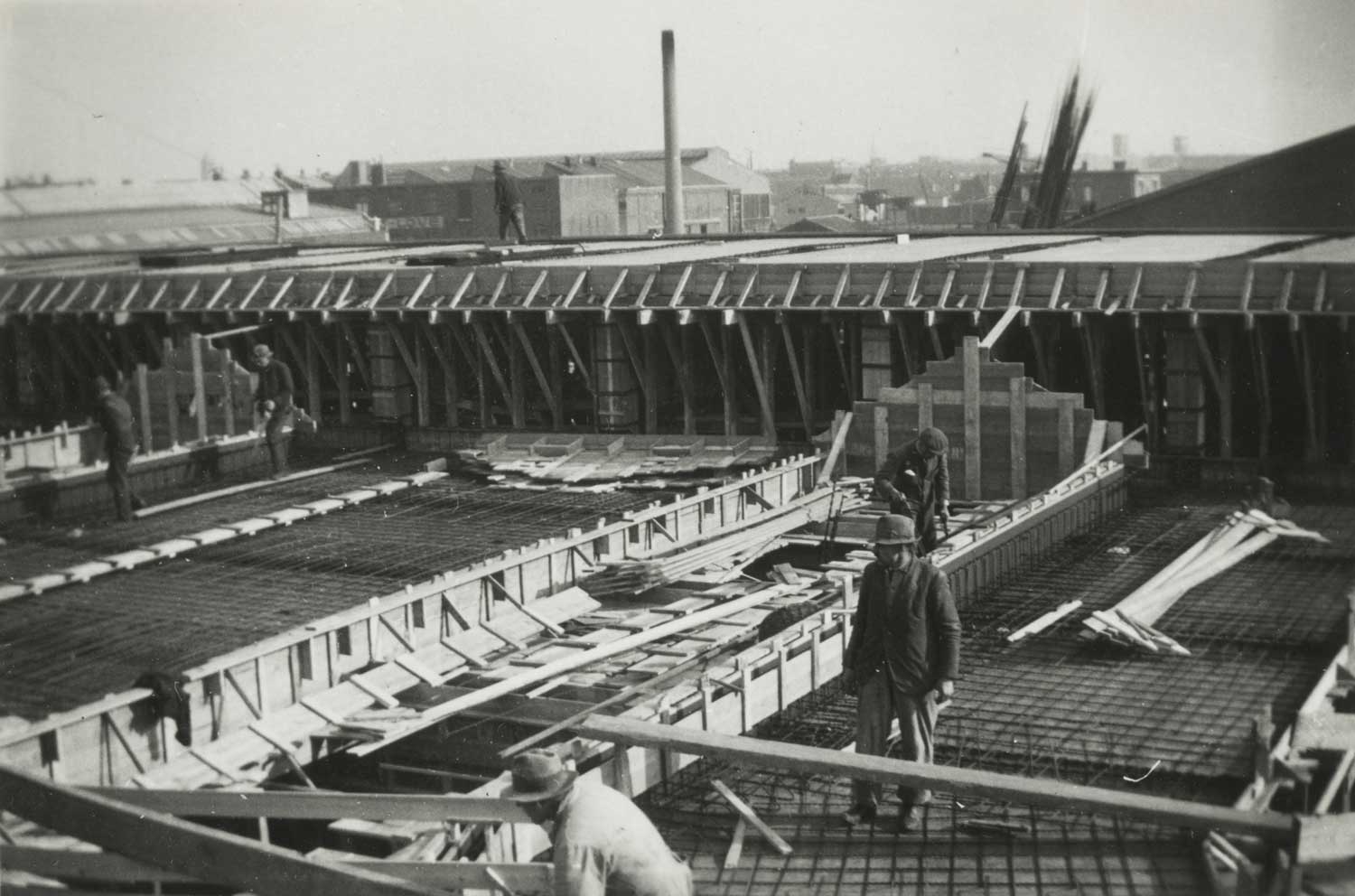 RAC-werkplaats in aanbouw, 1e van der Kunstraat, ca. 1938.