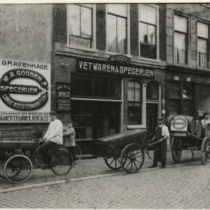Vetwaren en specerijenfabriek W.A. Goossen jr., rundvetsmelterij Minos, Lange Beestenmarkt 139-133, ca. 1915