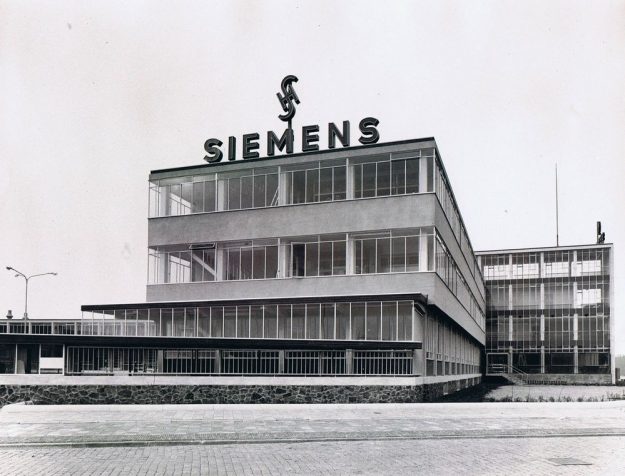 Siemens Nederland N.V., fabriek, Regulusweg 1, jaren 70