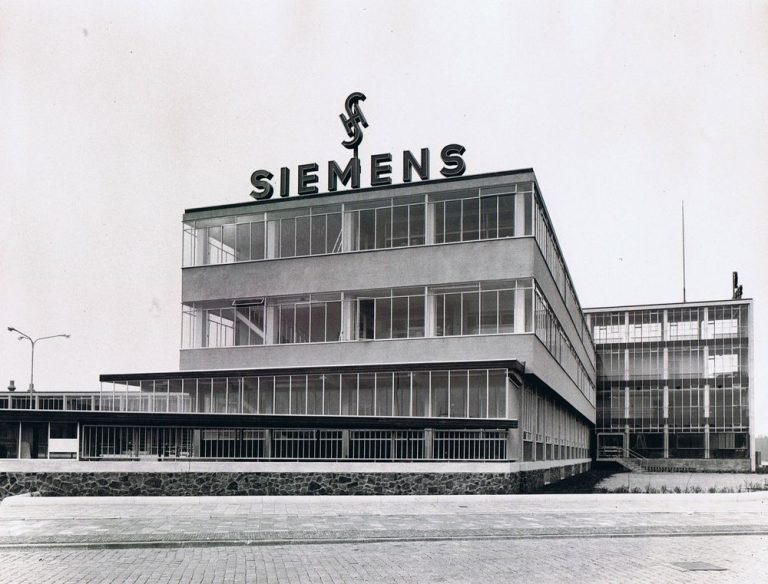Siemens Nederland N.V., fabriek, Regulusweg 1, jaren 70