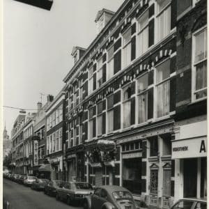 Willem Bouman & Zn, vioolbouwer, Herenstraat 12B-12C, 1983
