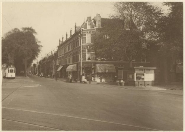 P.H. Korlvinke & Co, sigarettenhandel, Beeklaan, ca. 1932