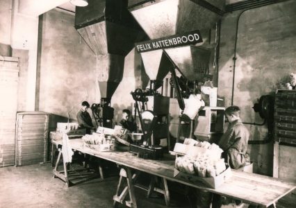 Felix Kattenbrood, 1e van der Kunstraat 114-116, jaren 30