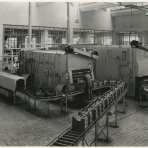 's-Gravenhaagse Melkinrichting De Sierkan, fabriek Lulofsstraat 20-30, ca. 1950