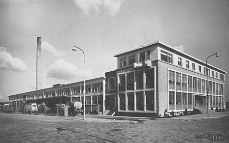 Van Grieken, melkfabriek, Cort van der Lindenstraat. 1957