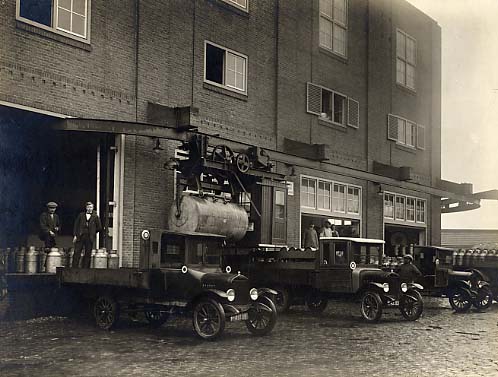 De Sierkan, melkinrichting, Lulofsstraat, jaren 30