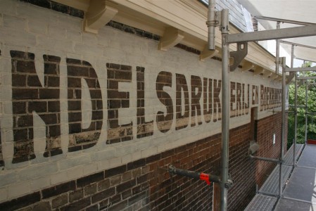 Tasmanstraat 147, muurreclames, 2009