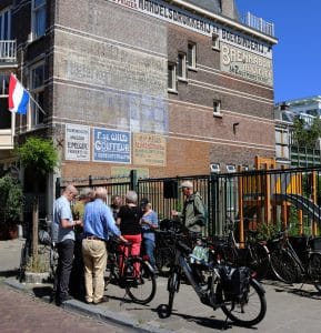 Oude muurreclame aan de Tasmanstraat