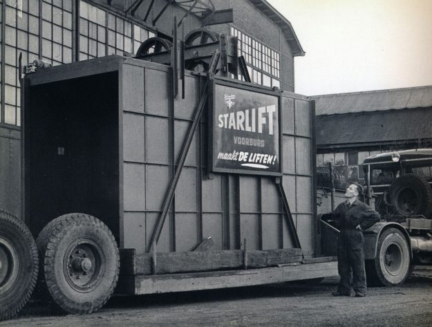 Starlift, transport liftkooi, Westvlietweg, Leidschendam